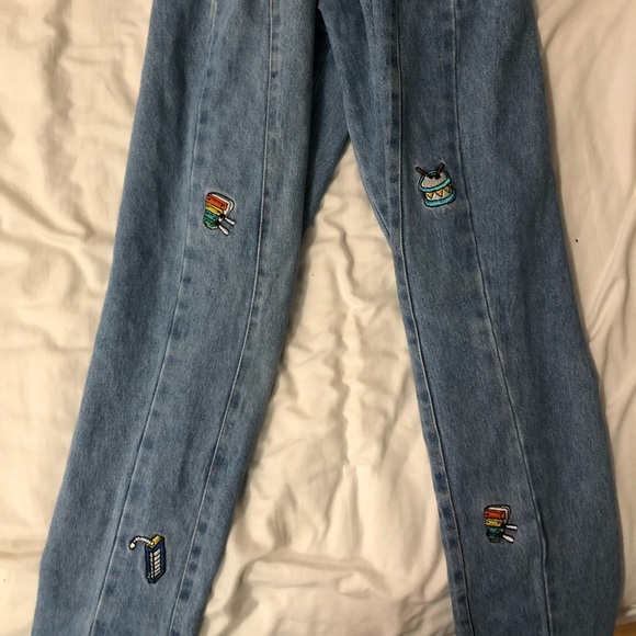 Embroidered blue jeans - Picture 2 of 3